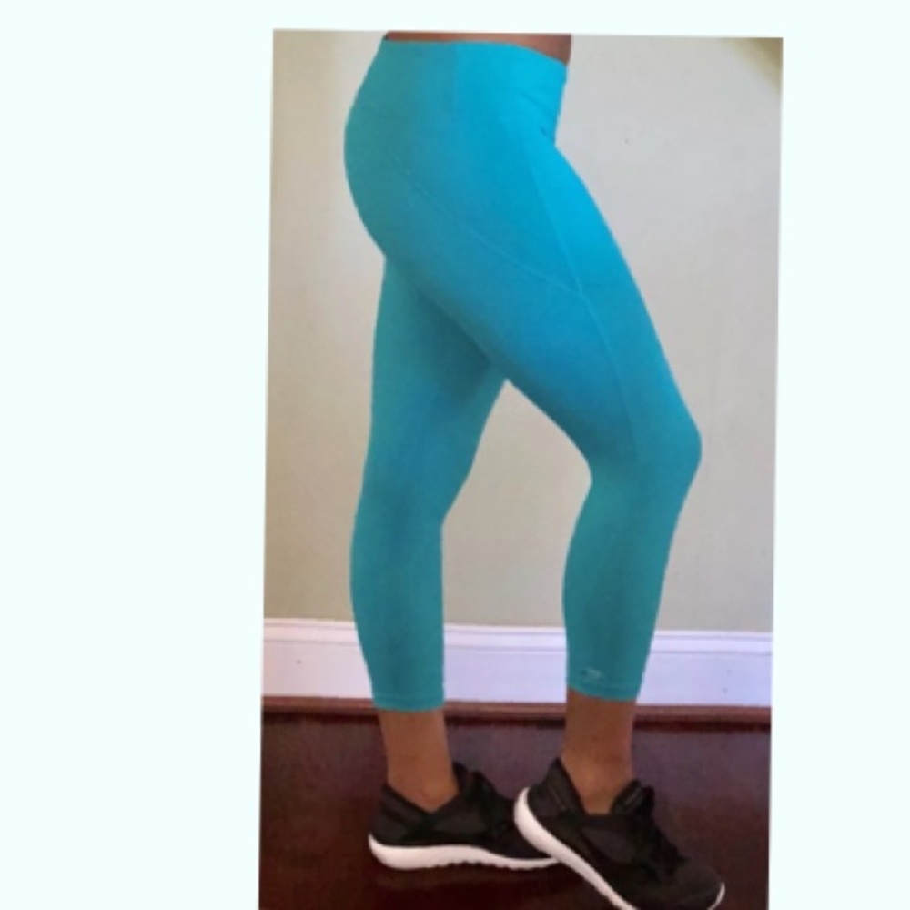 Oakley O Hydrolix Active Capri Tight Lake Blue